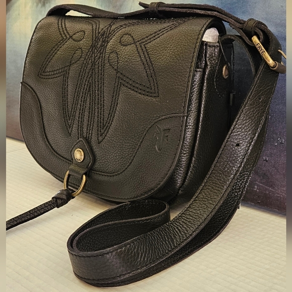 FRYE Black Pebble Saddle Crossbody Bag NWT - Picture 2 of 16